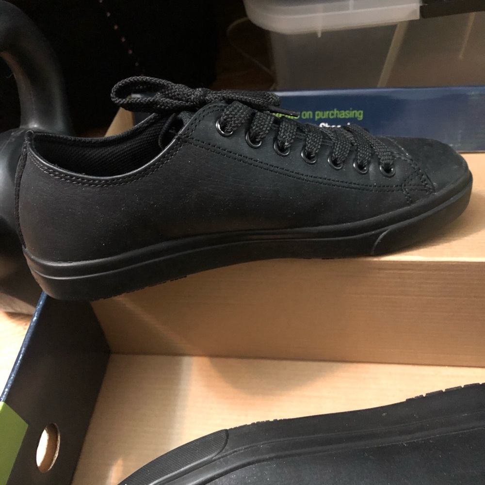 Slip Resistant SR MAX shoes